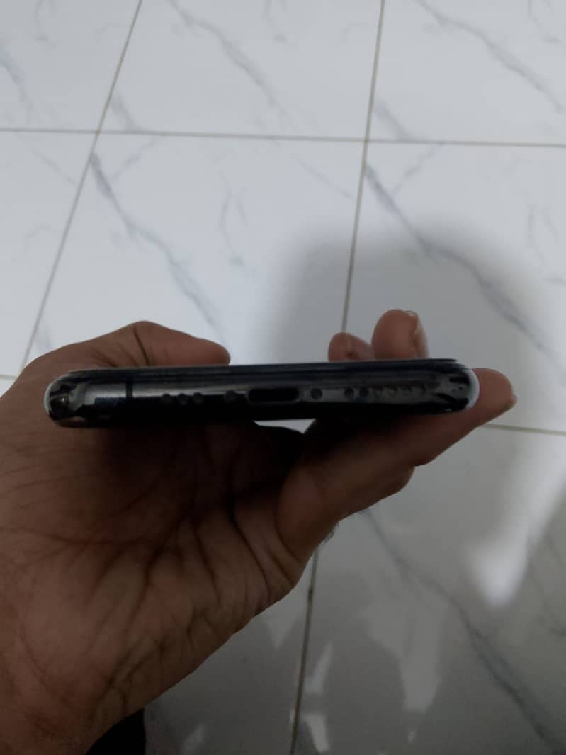 iPhone 11 Pro 5