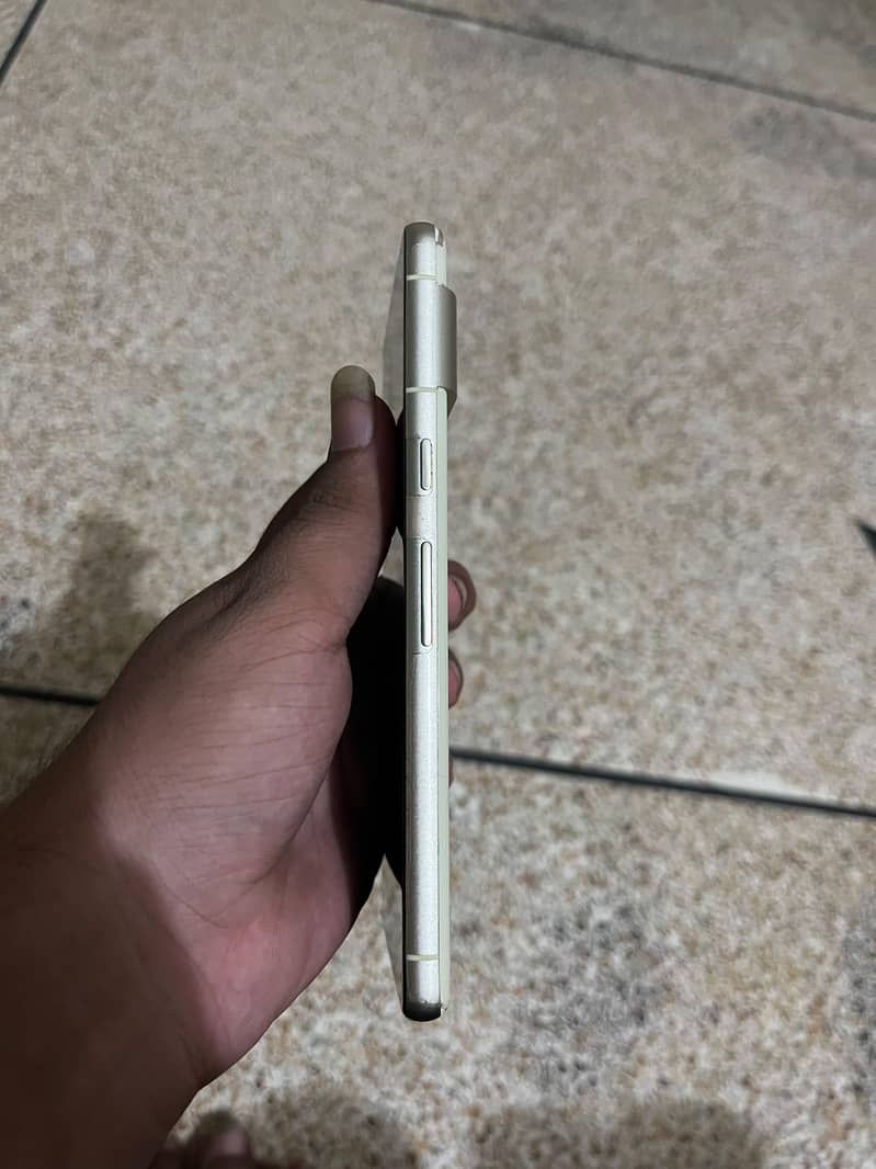 Google Pixel 7 4