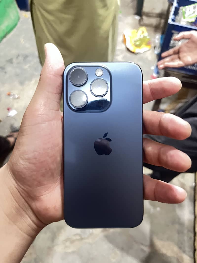 Apple iPhone 15 Pro 3