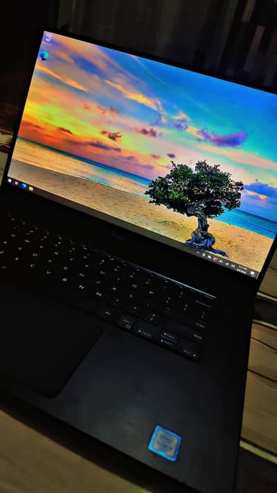 Del Precision 5520 i7 6th gen touch 4K, 8/128 with 4GB Nvidia M1200