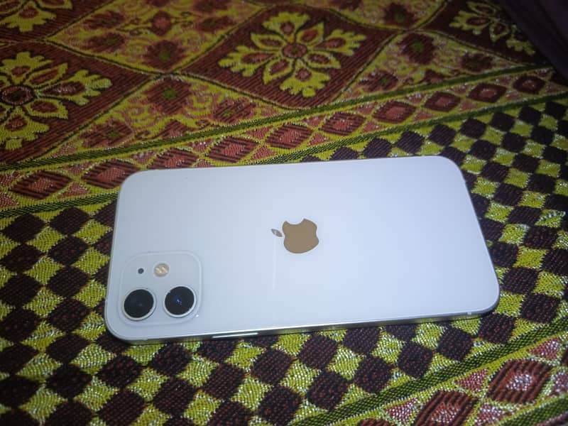 Apple iPhone 12 0