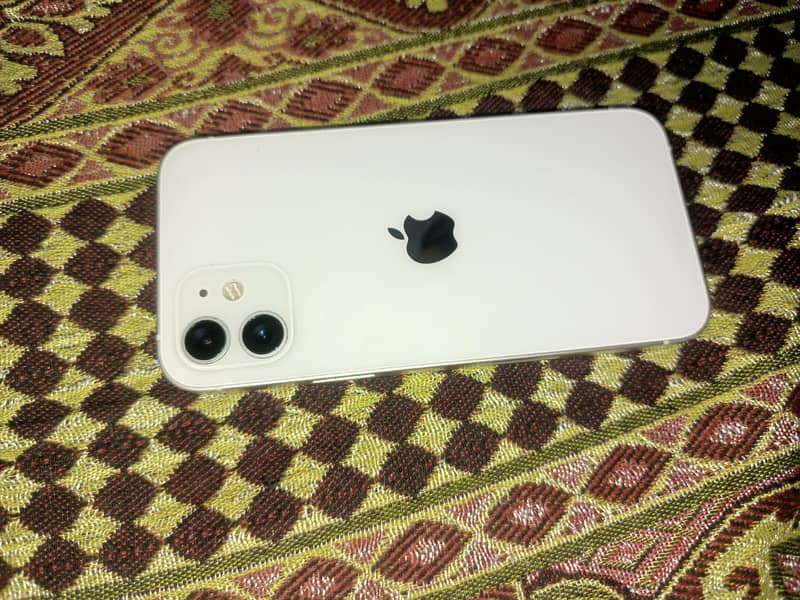 Apple iPhone 12 8