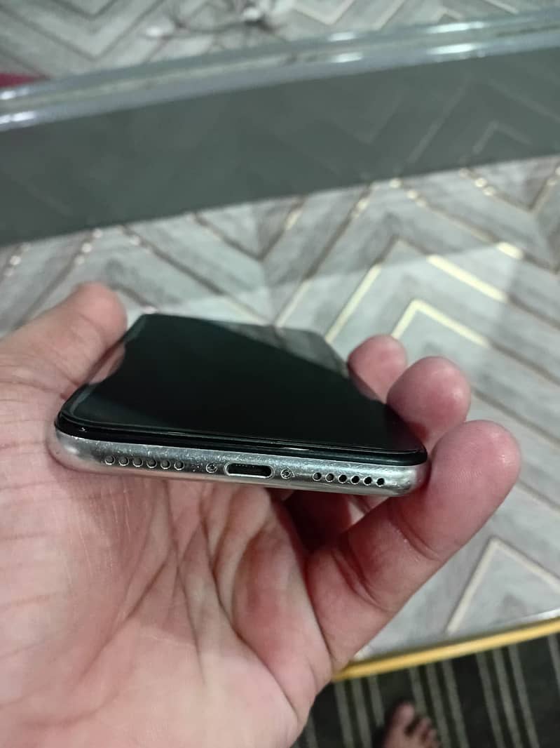 Apple iPhone X 5
