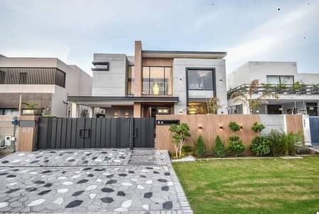 PHASE 7 1-KANAL BRAND NEW FULLY MAINTAINED BUNGALOW IS AVAILABLE FOR SALE.