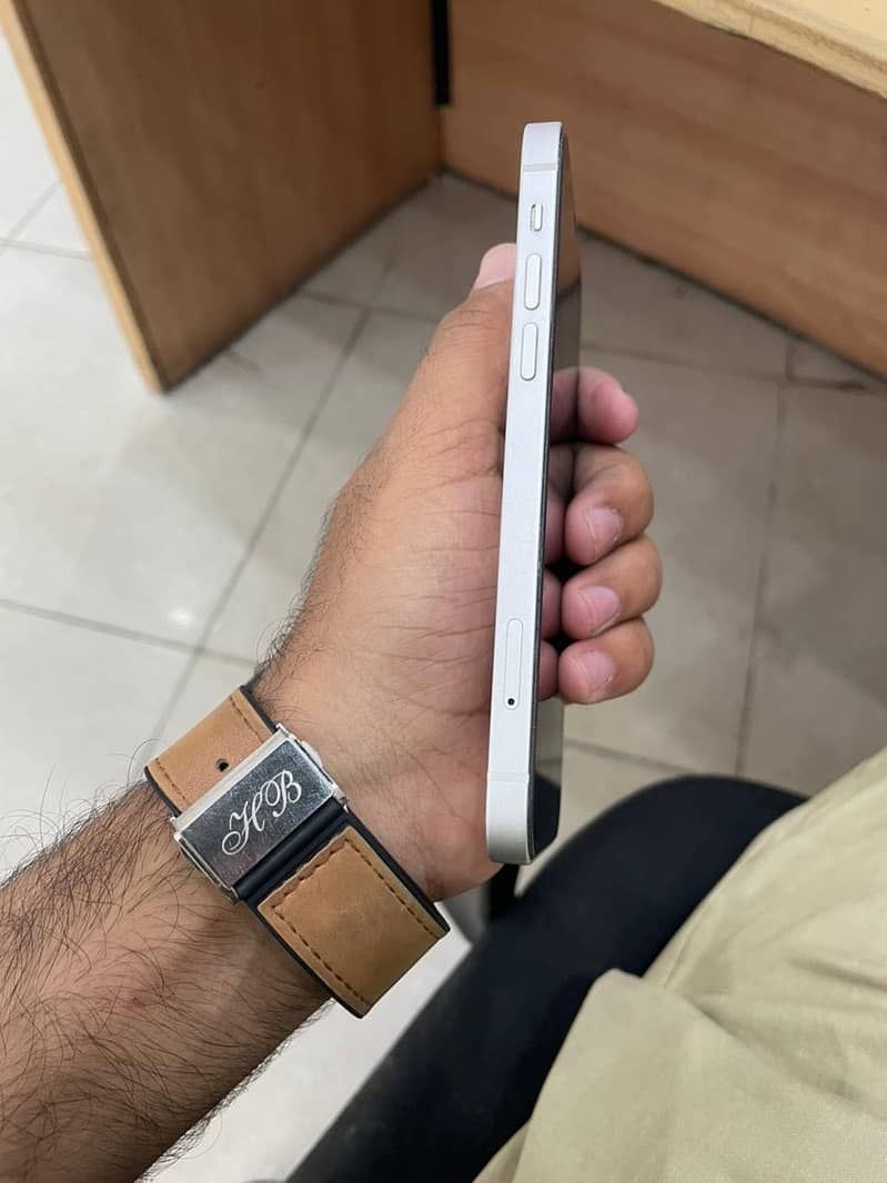 Apple iPhone 12 0