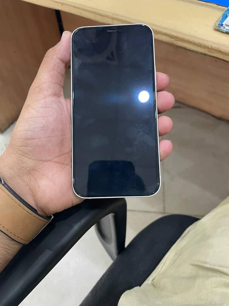 Apple iPhone 12 2