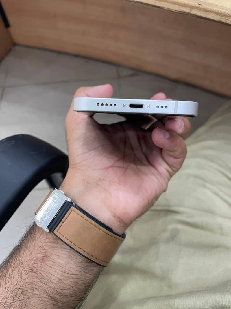 Apple iPhone 12 3