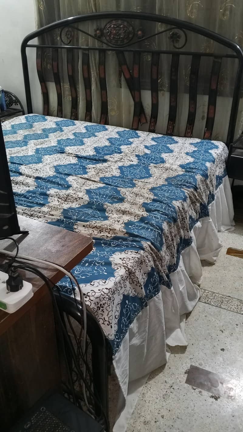 Iron bed set 2