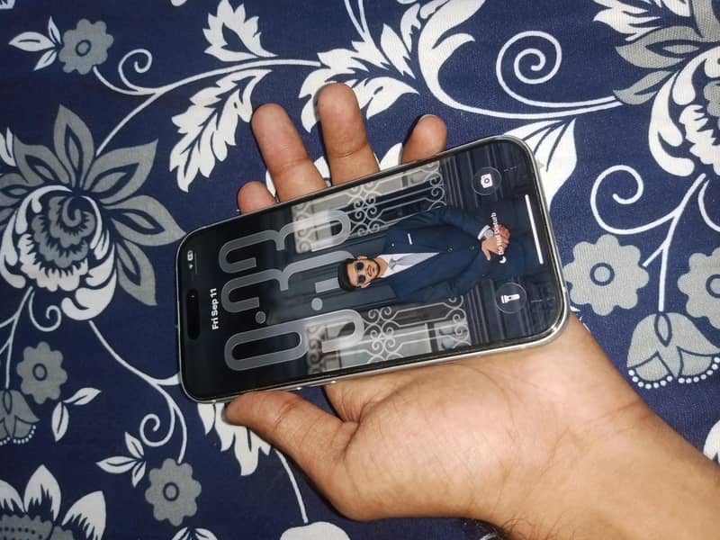 Apple iPhone 15 3