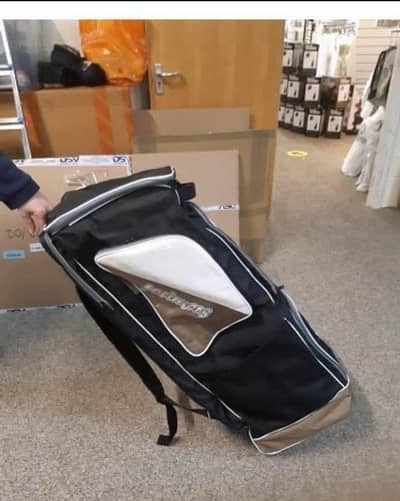 lorimers cricket duffle bag wheelie trolley imported from uk