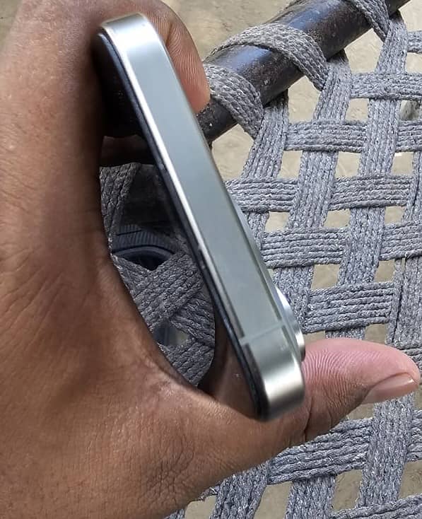 Apple iPhone 15 Pro Max 3