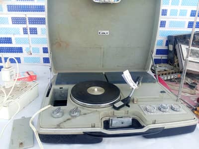 Turntable records player  radio PYE
