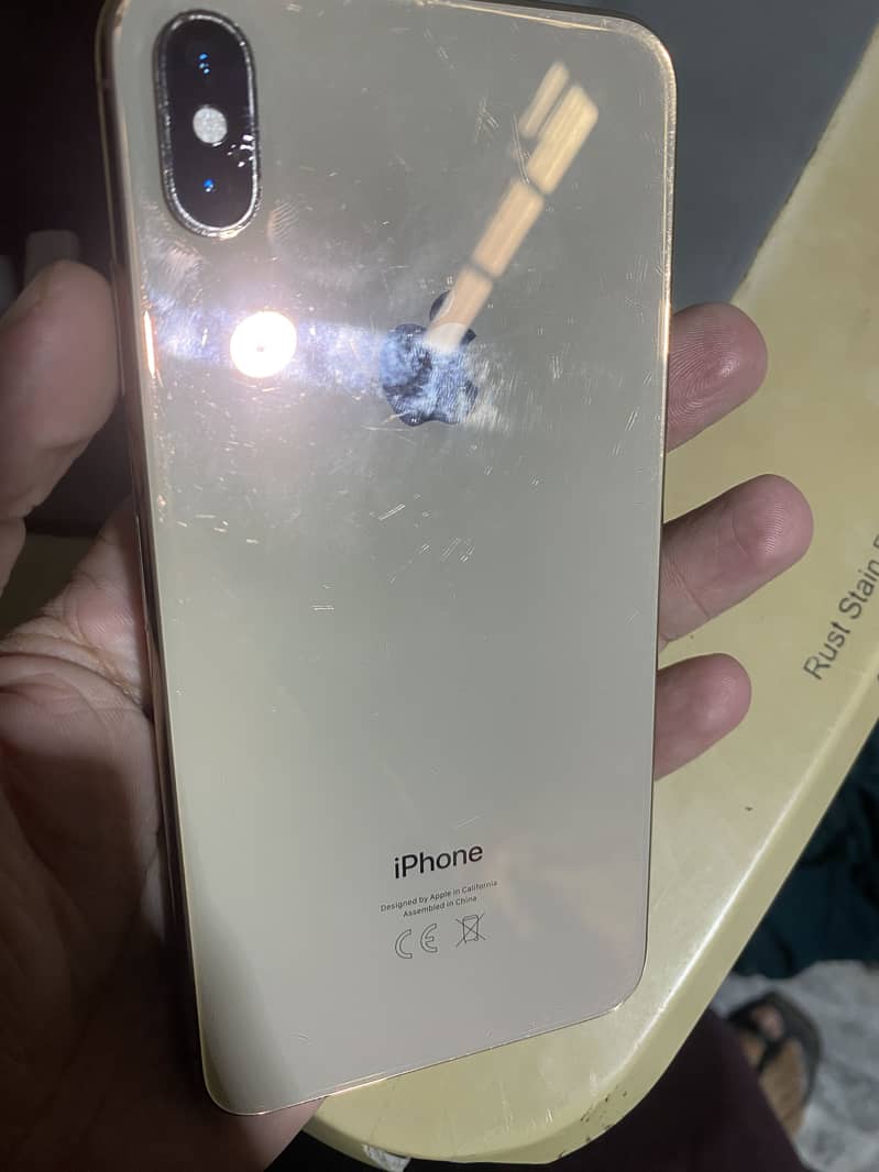 Apple iPhone XS Max 4