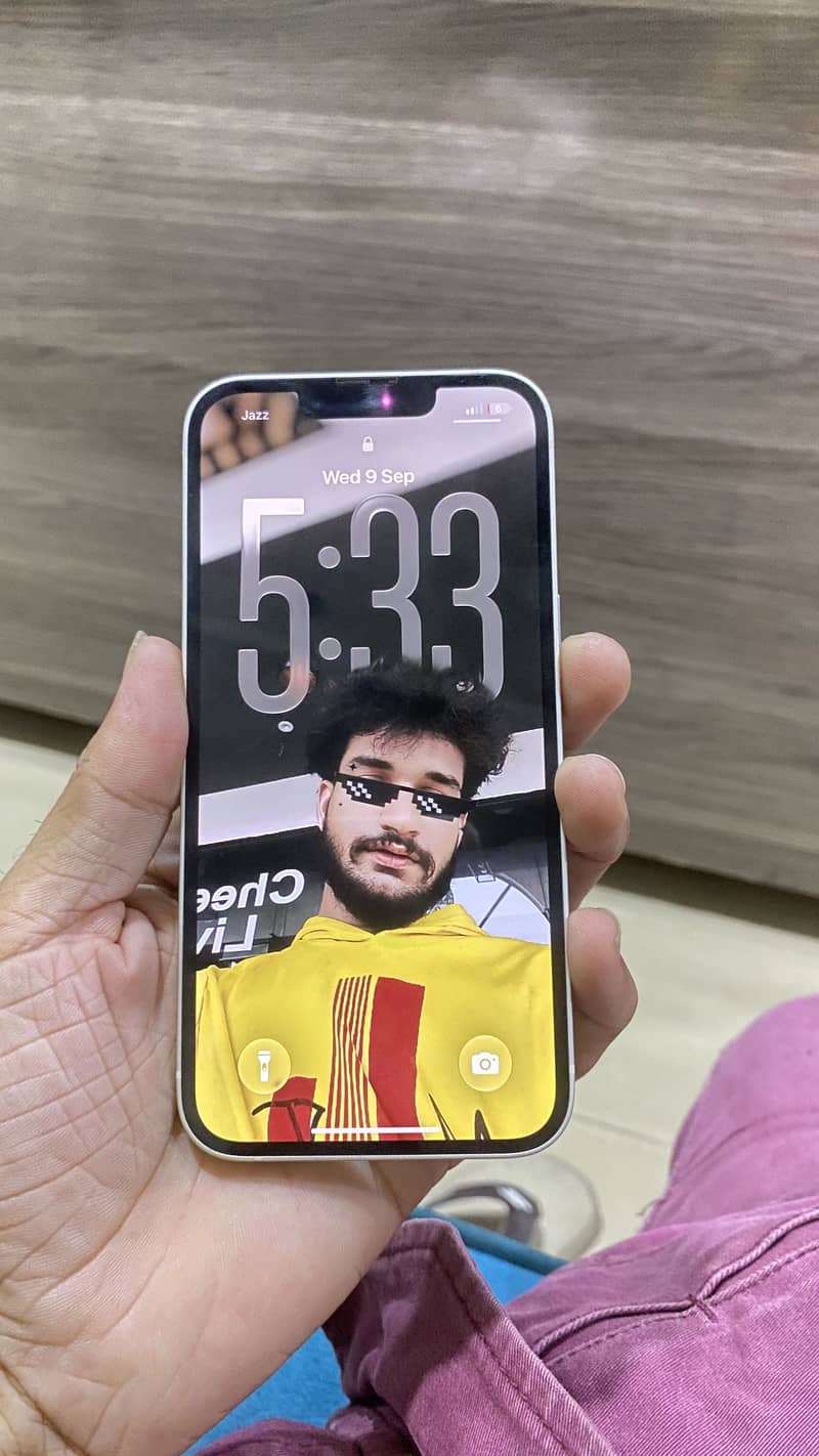 Apple iPhone 13 1