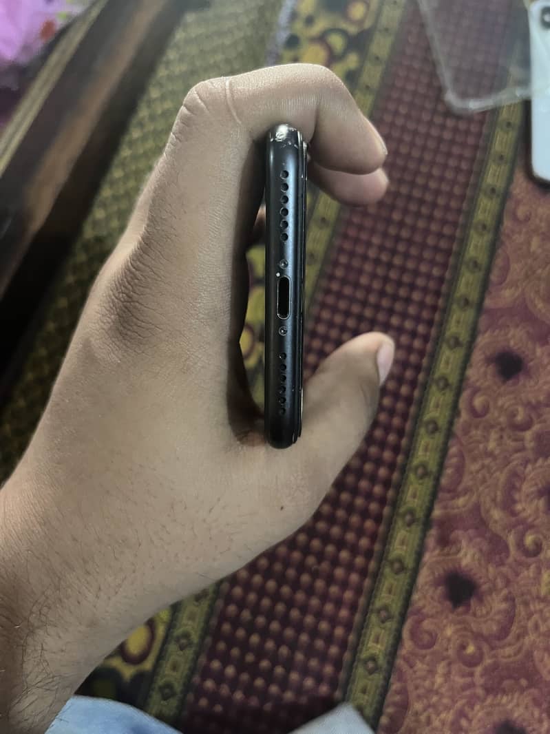 Apple iPhone 7 10
