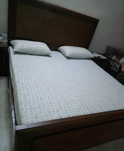 King Size Bed with 2 Side table and Dressing table with Mirror