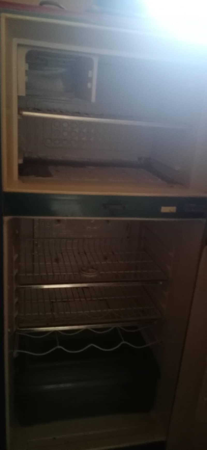 I'm selling waves refrigerator 1
