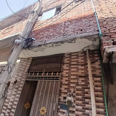 2.5 marla double story house for sale