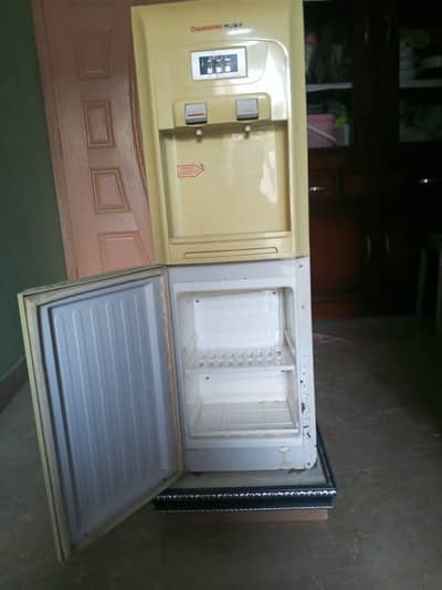 Achi condition mia ha sub kuch working kar rha ha fridge bhi on ha