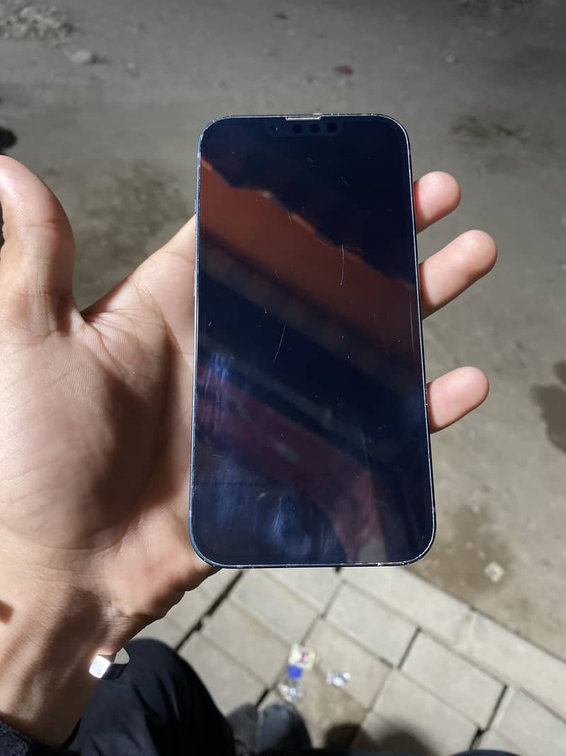 Apple iPhone 13 1