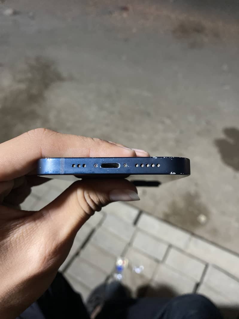 Apple iPhone 13 3