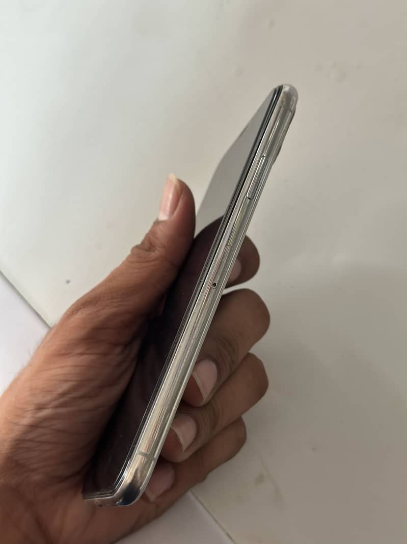 Apple iPhone 11 Pro Max 7