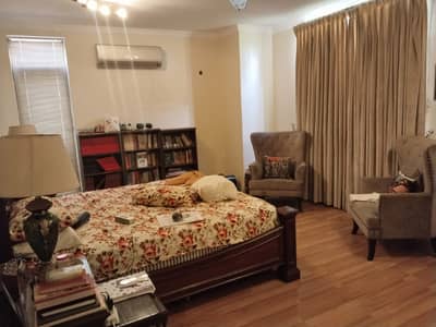 1 kanal owner build house available for sale near DHA community club phase 1 DHA Lahore