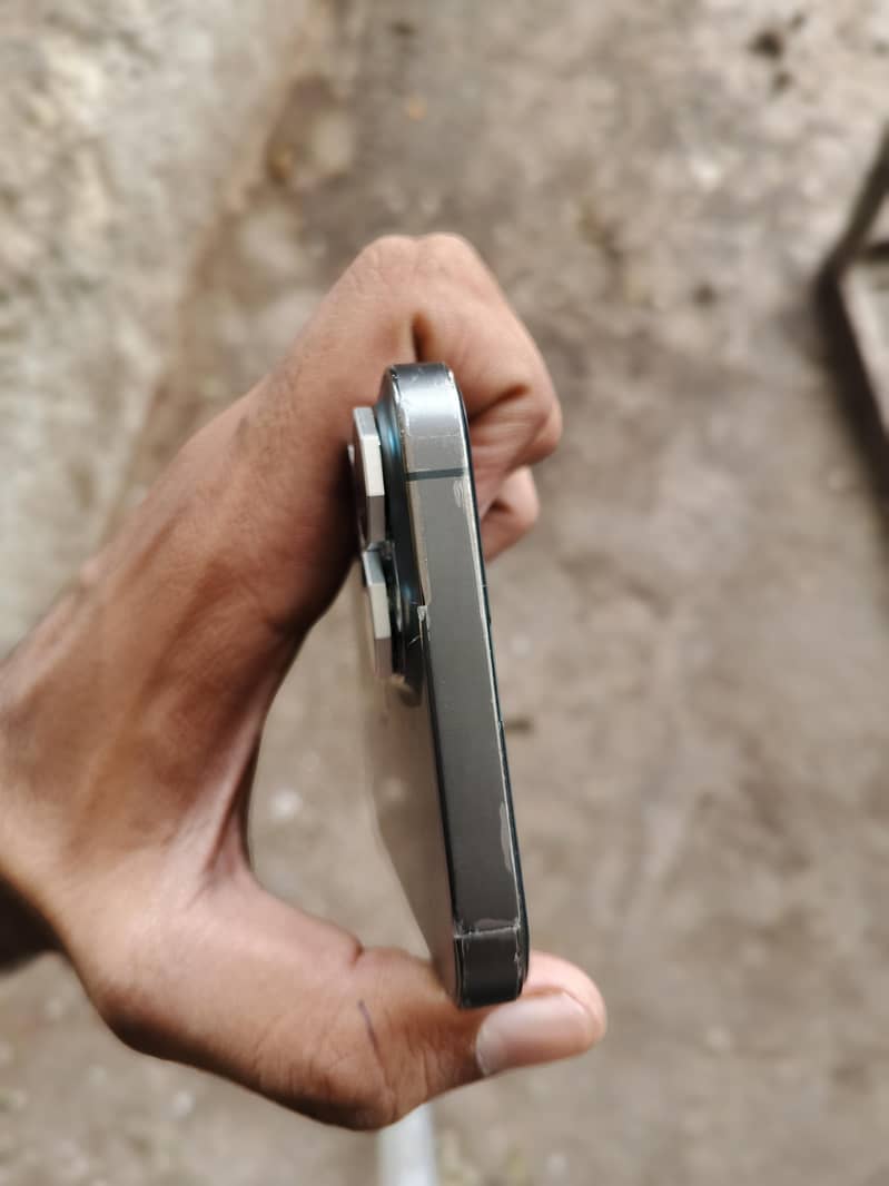 Apple iPhone 13 Pro Max 6