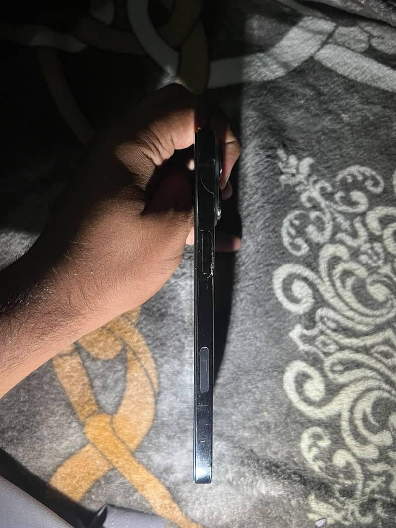Apple iPhone 13 Pro Max 14