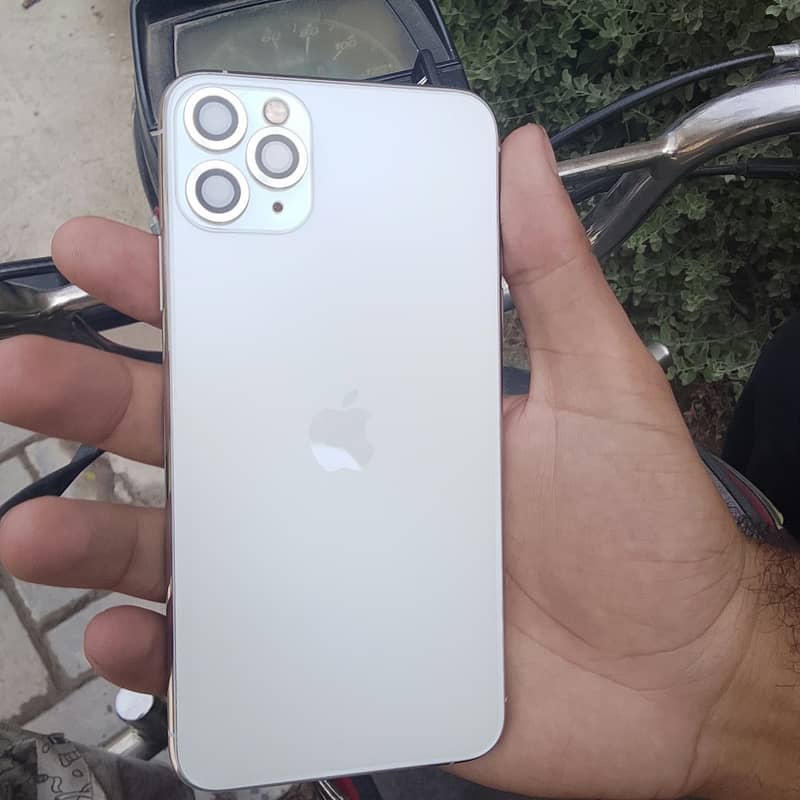 Apple iPhone 11 Pro Max 0