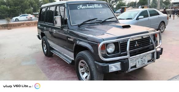 Mitsubishi Pajero Bumper to Bumper genuine Jeep