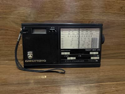 Grundig Yacht Boy 215