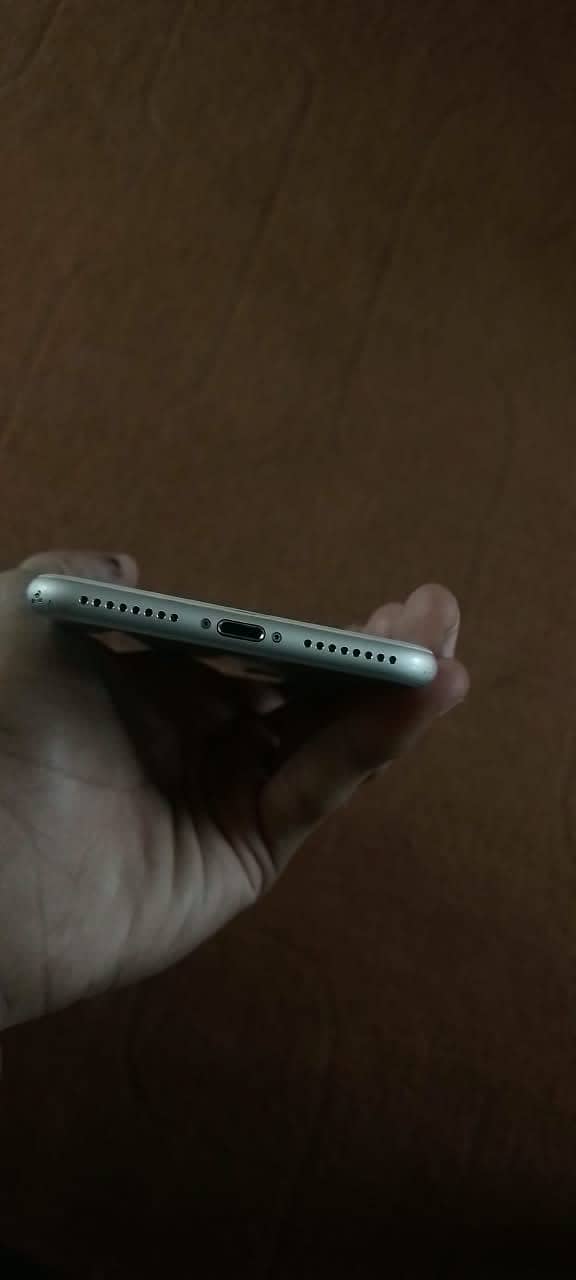Apple iPhone 8 Plus 1