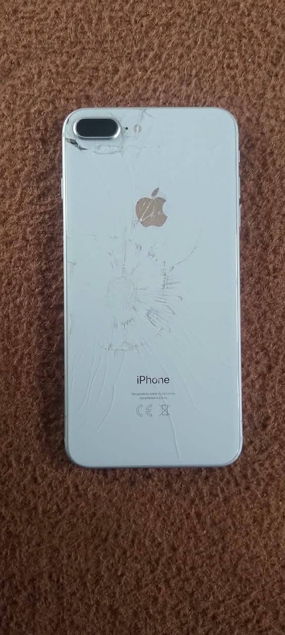 Apple iPhone 8 Plus 3