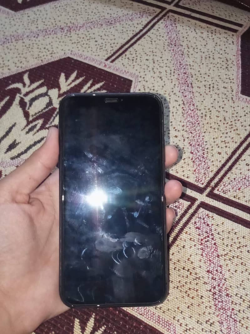 Apple iPhone 11 4