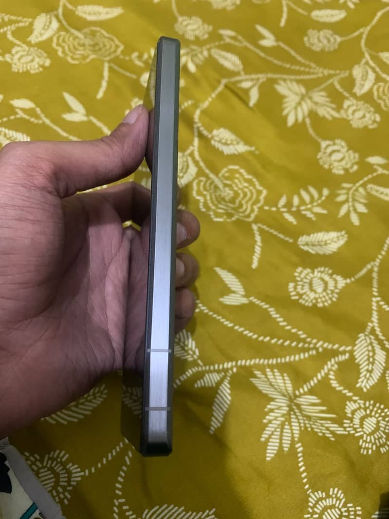 Sharp Aquos Sense7 3