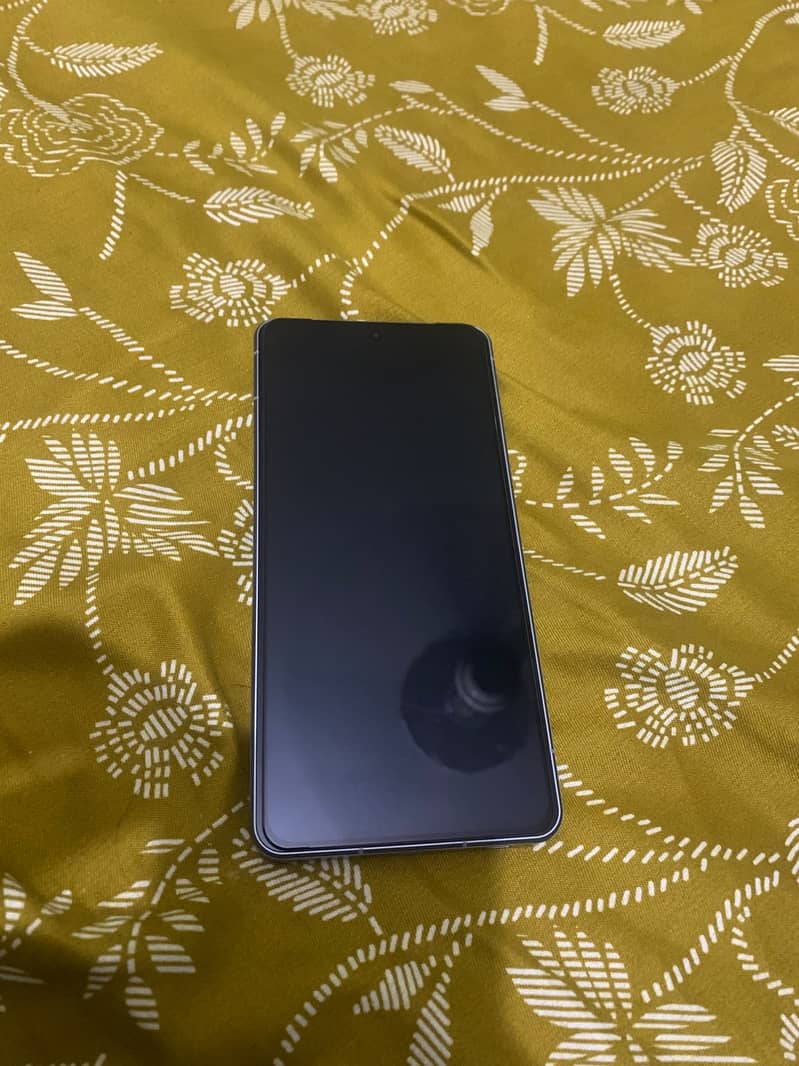 Sharp Aquos Sense7 4