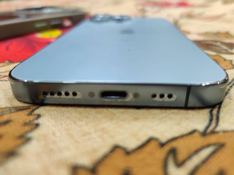 Apple iPhone 13 Pro 1