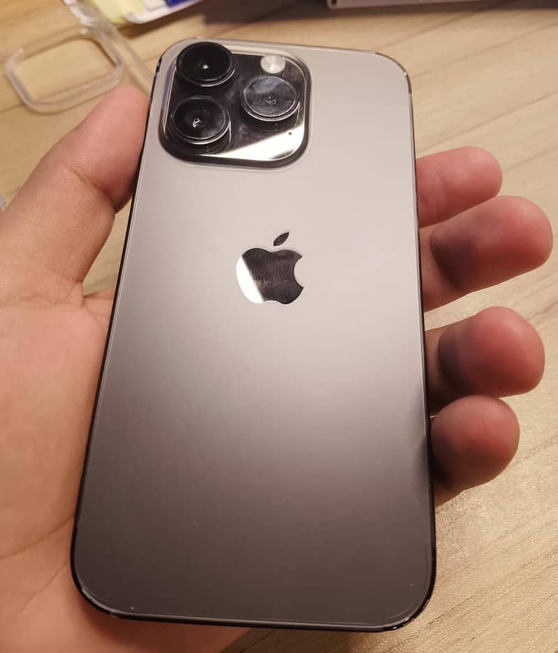Apple iPhone 14 Pro 1