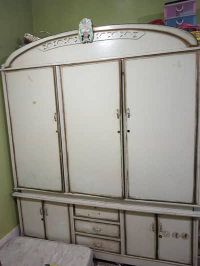 white  deco cupboard
