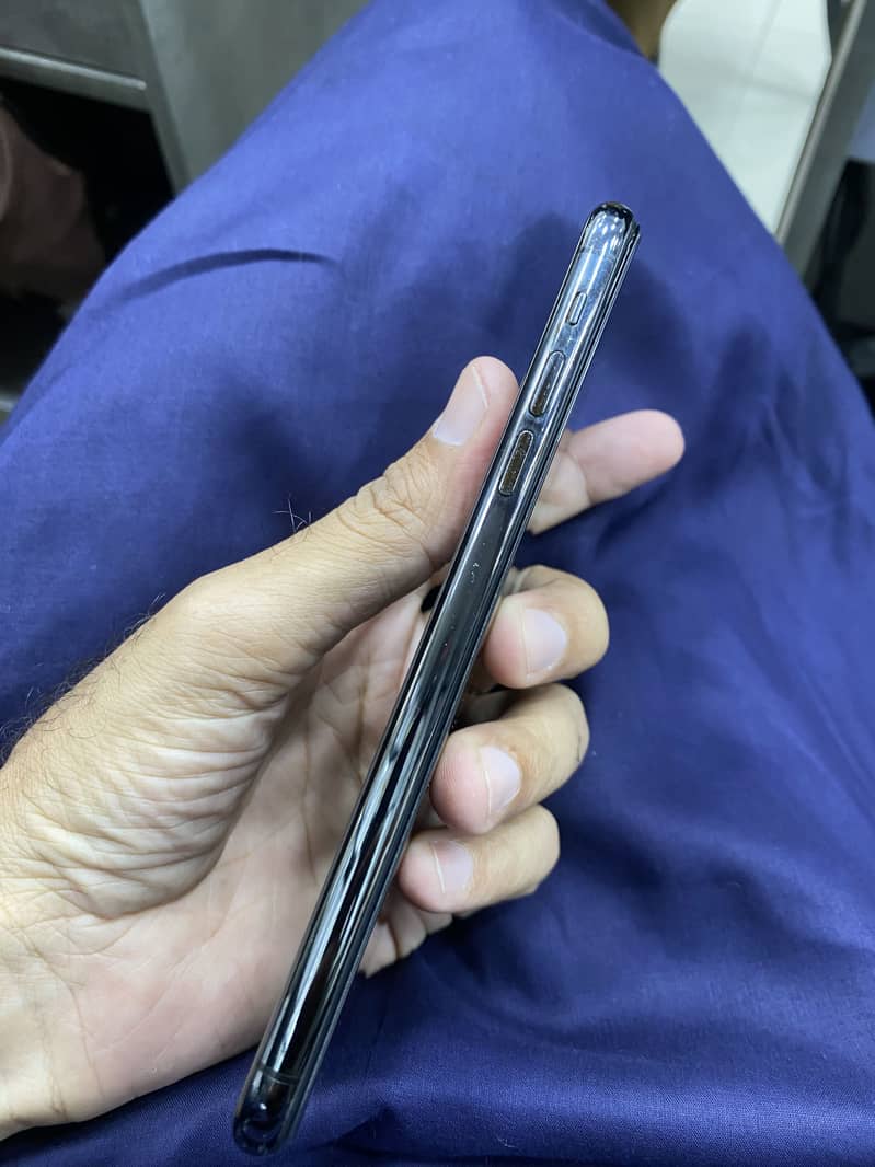 Apple iPhone 11 Pro Max 1