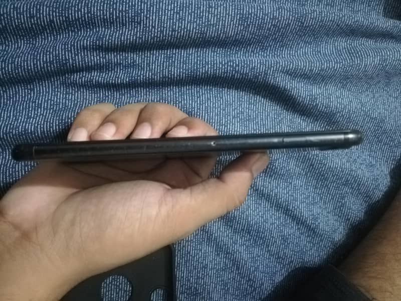 Apple iPhone 7 Plus 3