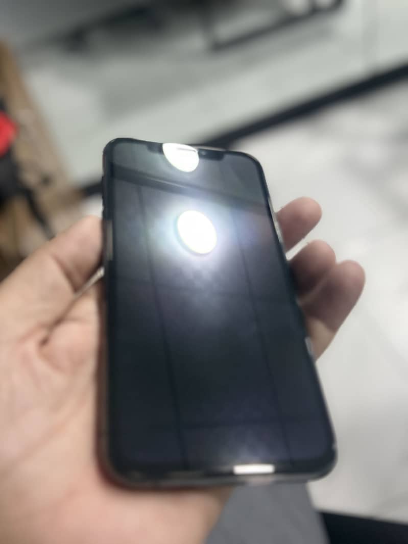 Apple iPhone XS 1