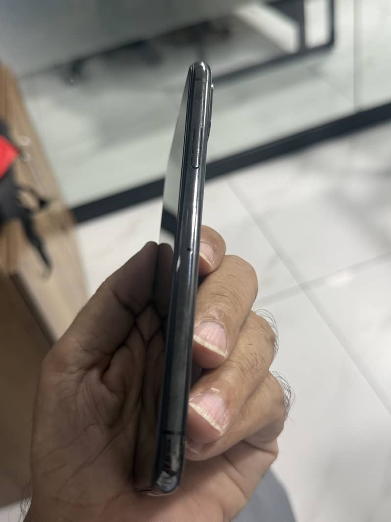 Apple iPhone XS 6