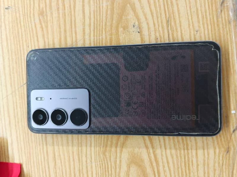 Realme C75 1