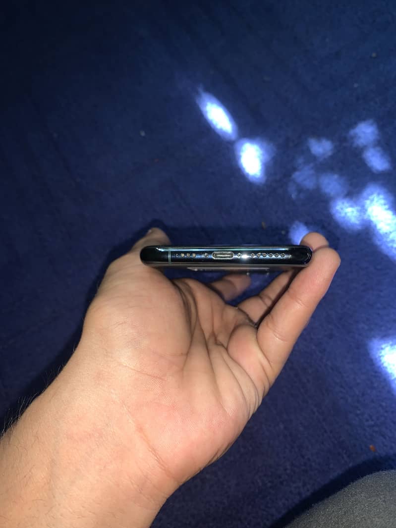 Apple iPhone 11 Pro 3