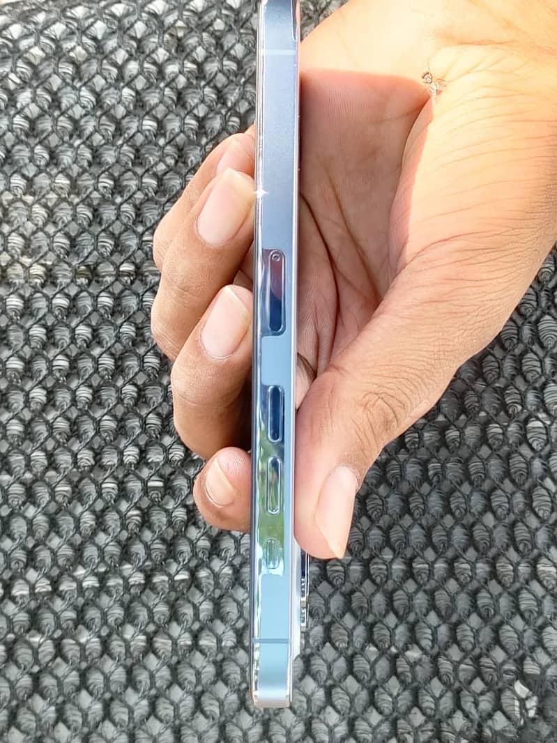 Apple iPhone 13 Pro 1