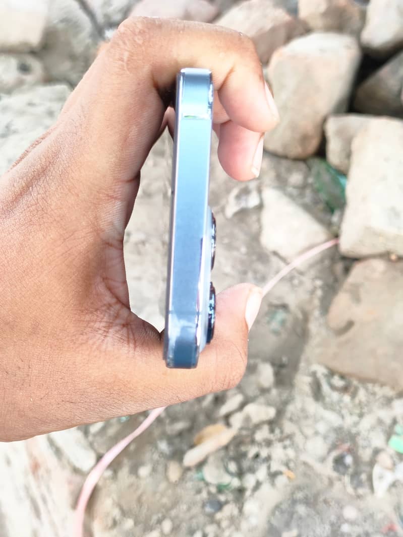 Apple iPhone 13 Pro 2