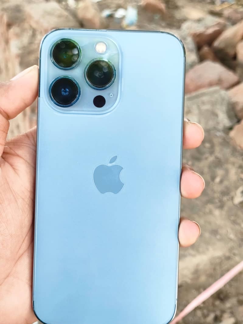 Apple iPhone 13 Pro 3