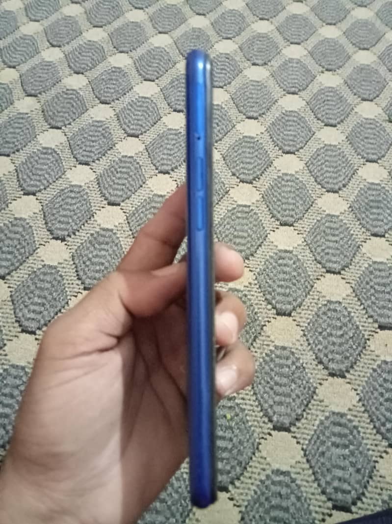Realme C2 4